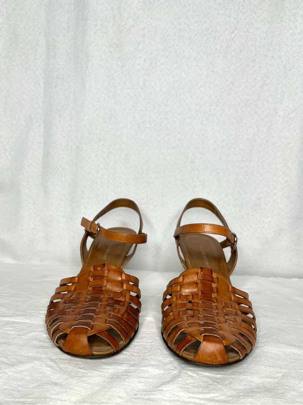 ✨ Naturalizer Leather Woven Huarache Kitten Heel Sandals Brown Size 8 - Picture 5 of 7